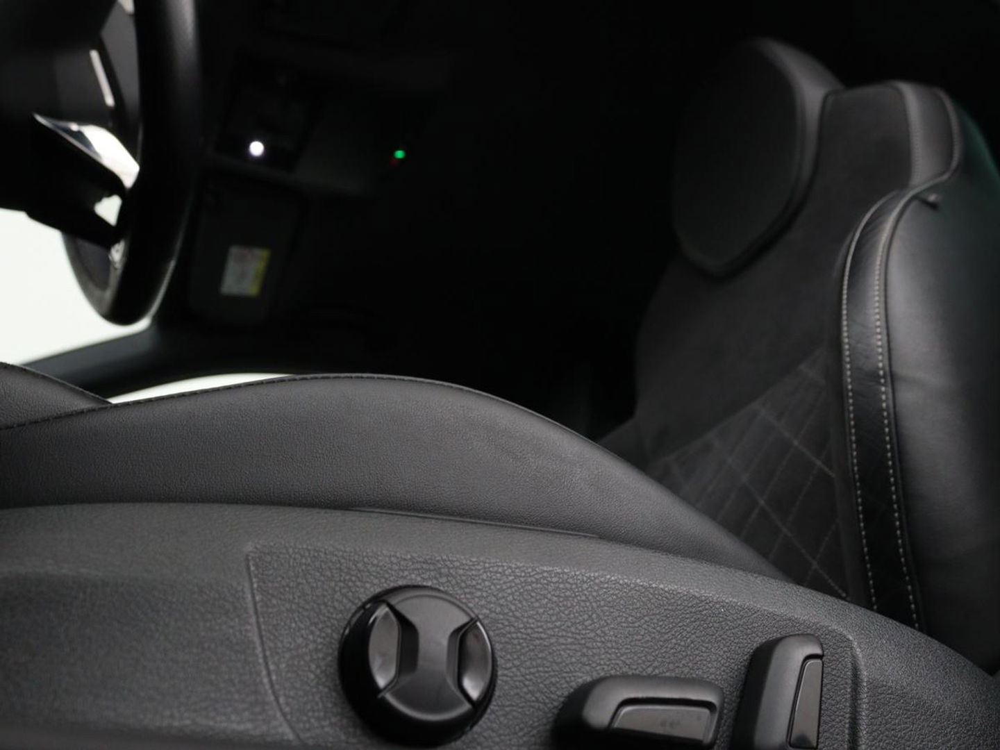 Škoda Superb 1.4 TSI iV Sportline | Leder/Alcantara | Stoel & stuurverwarming | Adaptive cruise | Matrix LED | Camera | Navigatie | Keyless | Carplay | Navigatie | Memory | Virtual Cockpit | PHEV