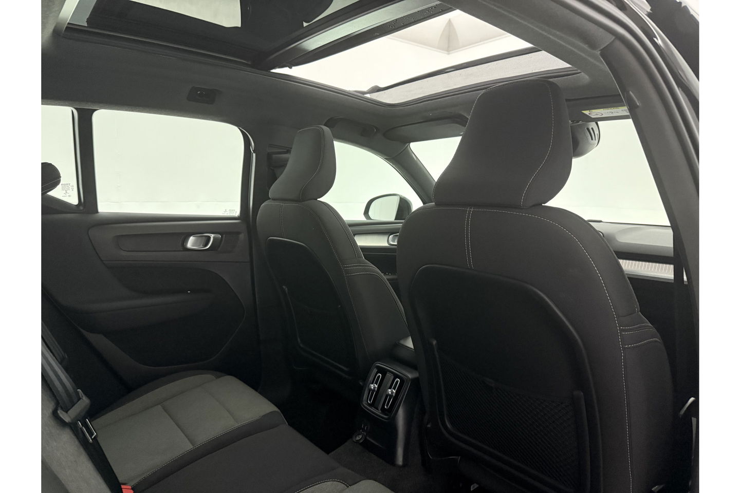 Volvo XC40 1.5 T5 Recharge Inscription Hybride 262PK Camera LED Carplay Trekhaak Pano 19"LMV Navi Virtual Clima PDC Stoel/Stuurverwarming