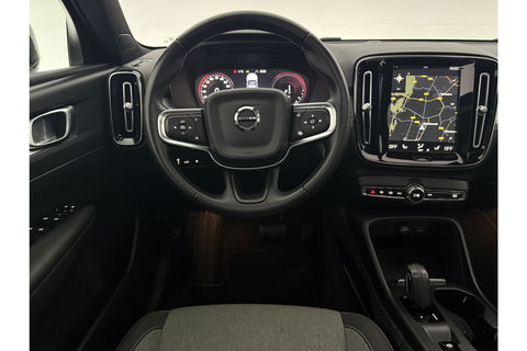 Volvo XC40 1.5 T5 Recharge Inscription Hybride 262PK Camera LED Carplay Trekhaak Pano 19"LMV Navi Virtual Clima PDC Stoel/Stuurverwarming