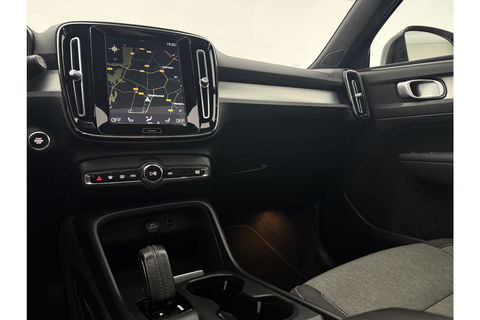 Volvo XC40 1.5 T5 Recharge Inscription Hybride 262PK Camera LED Carplay Trekhaak Pano 19"LMV Navi Virtual Clima PDC Stoel/Stuurverwarming
