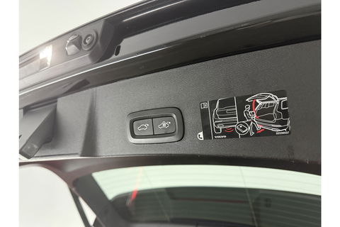 Volvo XC40 1.5 T5 Recharge Inscription Hybride 262PK Camera LED Carplay Trekhaak Pano 19"LMV Navi Virtual Clima PDC Stoel/Stuurverwarming
