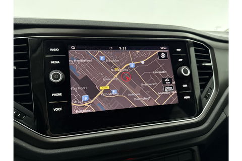 Volkswagen T-Roc TSI Style Business Camera Carplay LED Trekhaak Adaptive-Cruise Clima Navi PDC 16"LMV