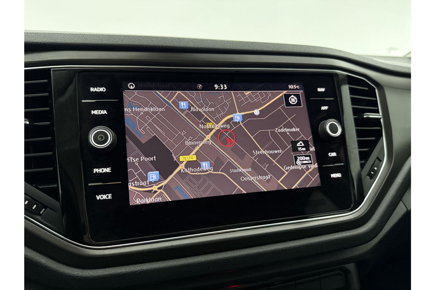Volkswagen T-Roc TSI Style Business Camera Carplay LED Trekhaak Adaptive-Cruise Clima Navi PDC 16"LMV
