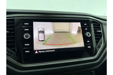 Volkswagen T-Roc TSI Style Business Camera Carplay LED Trekhaak Adaptive-Cruise Clima Navi PDC 16"LMV