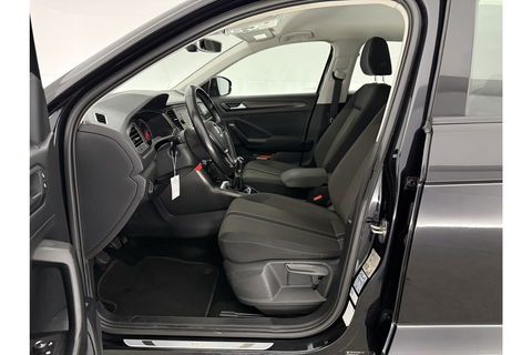 Volkswagen T-Roc TSI Style Business Camera Carplay LED Trekhaak Adaptive-Cruise Clima Navi PDC 16"LMV