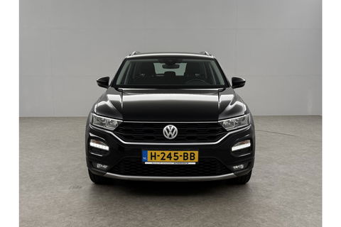 Volkswagen T-Roc TSI Style Business Camera Carplay LED Trekhaak Adaptive-Cruise Clima Navi PDC 16"LMV