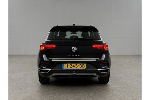 Volkswagen T-Roc TSI Style Business Camera Carplay LED Trekhaak Adaptive-Cruise Clima Navi PDC 16"LMV