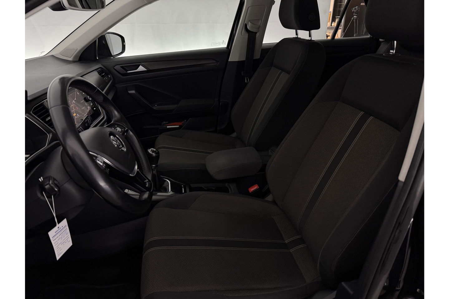 Volkswagen T-Roc TSI Style Business Camera Carplay LED Trekhaak Adaptive-Cruise Clima Navi PDC 16"LMV