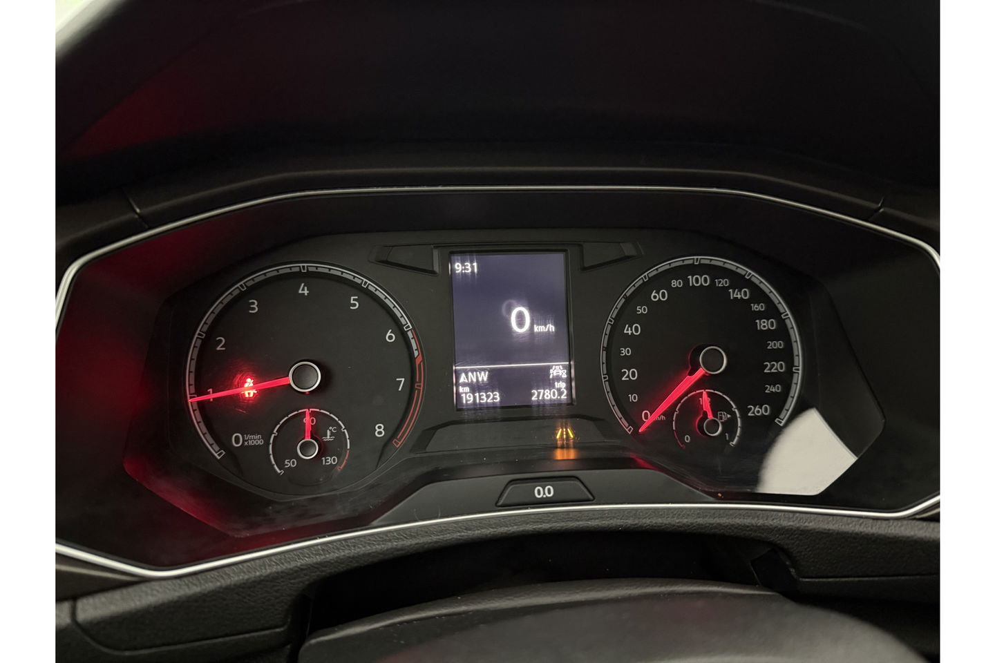 Volkswagen T-Roc TSI Style Business Camera Carplay LED Trekhaak Adaptive-Cruise Clima Navi PDC 16"LMV