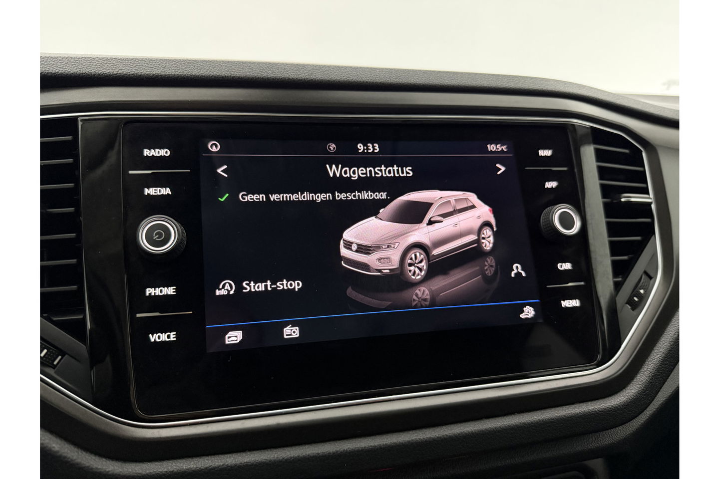Volkswagen T-Roc TSI Style Business Camera Carplay LED Trekhaak Adaptive-Cruise Clima Navi PDC 16"LMV