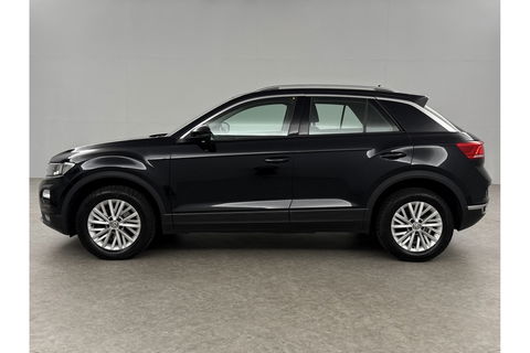 Volkswagen T-Roc TSI Style Business Camera Carplay LED Trekhaak Adaptive-Cruise Clima Navi PDC 16"LMV