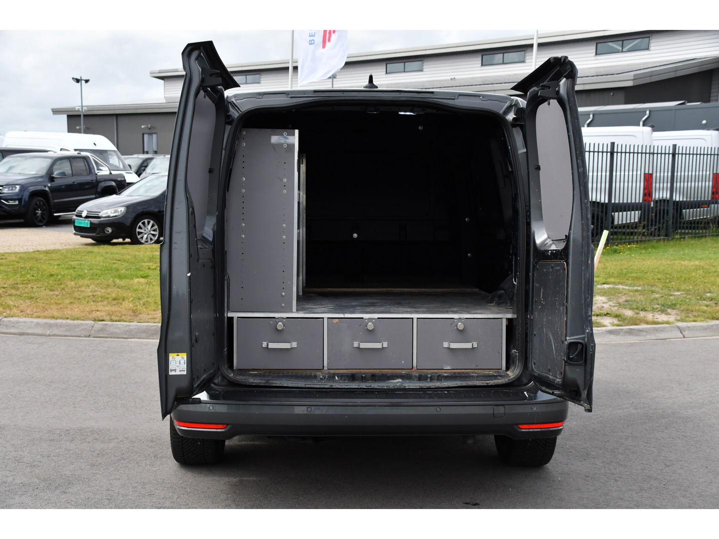 Volkswagen Caddy Cargo Maxi 2.0 TDI 1st Edition Virtual, Adaptieve Cruise, Carplay, Automaat, LED, Multimedia, Sensoren, Voorruit verwarming, Uniek!