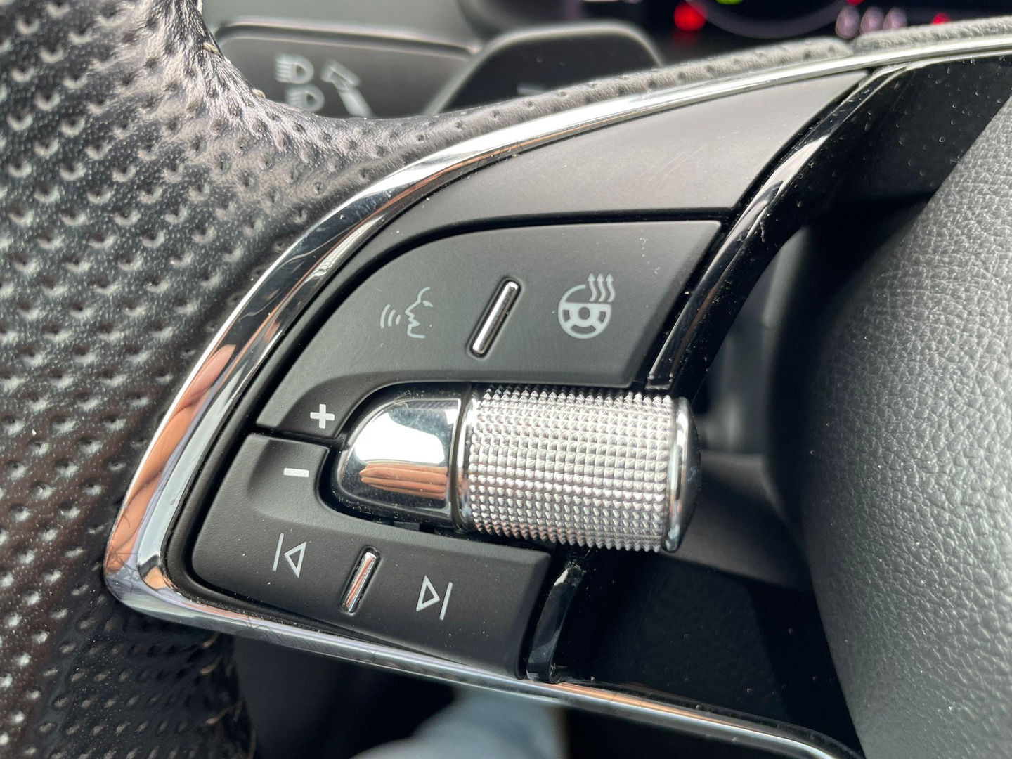 Škoda Karoq 1.5 TSI ACT Sportline Business