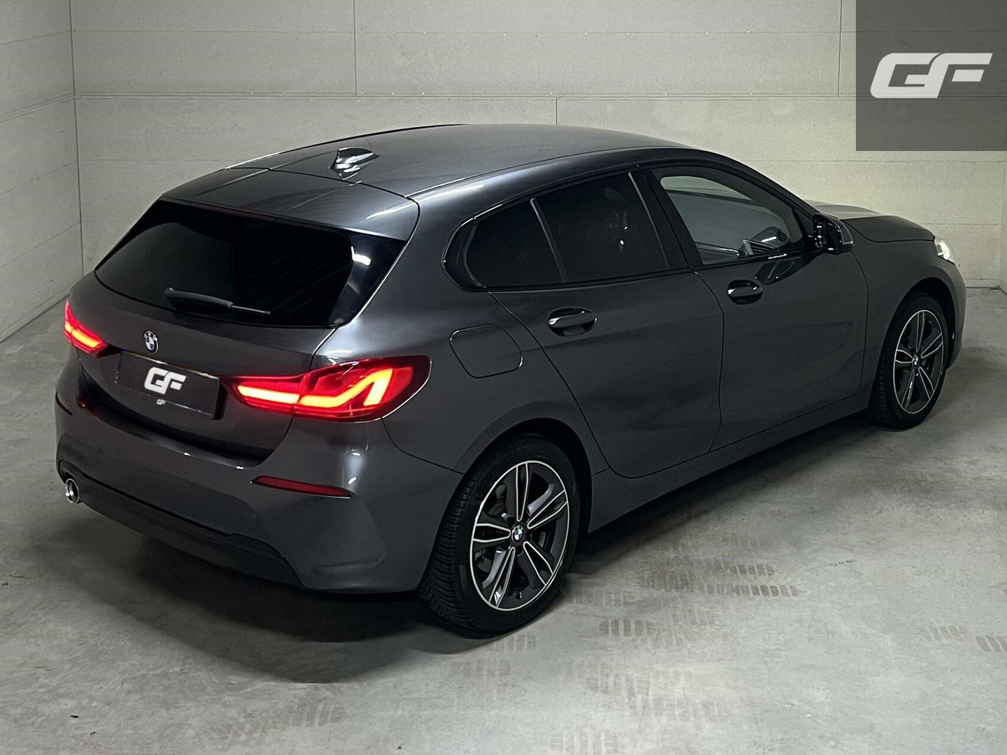 BMW 1 Serie 118i Sport Navi Cruise CarPlay Sfeerver Trek NAP