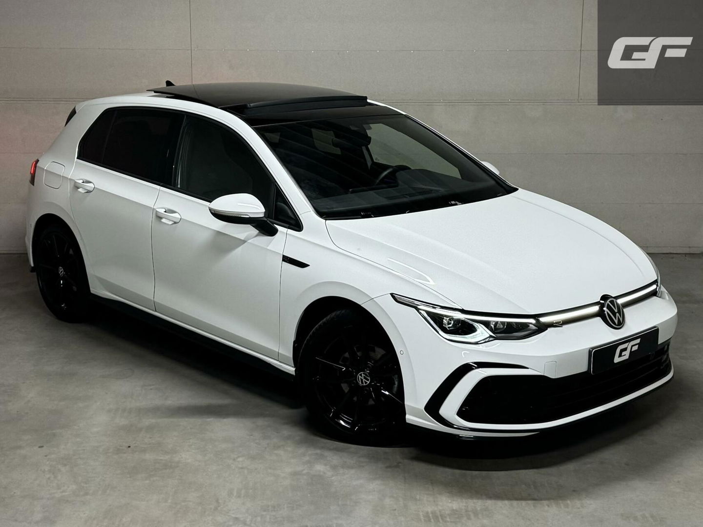 Volkswagen Golf 1.5 eTSI 3x R-Line Pano Carplay Sfeer ACC NAP