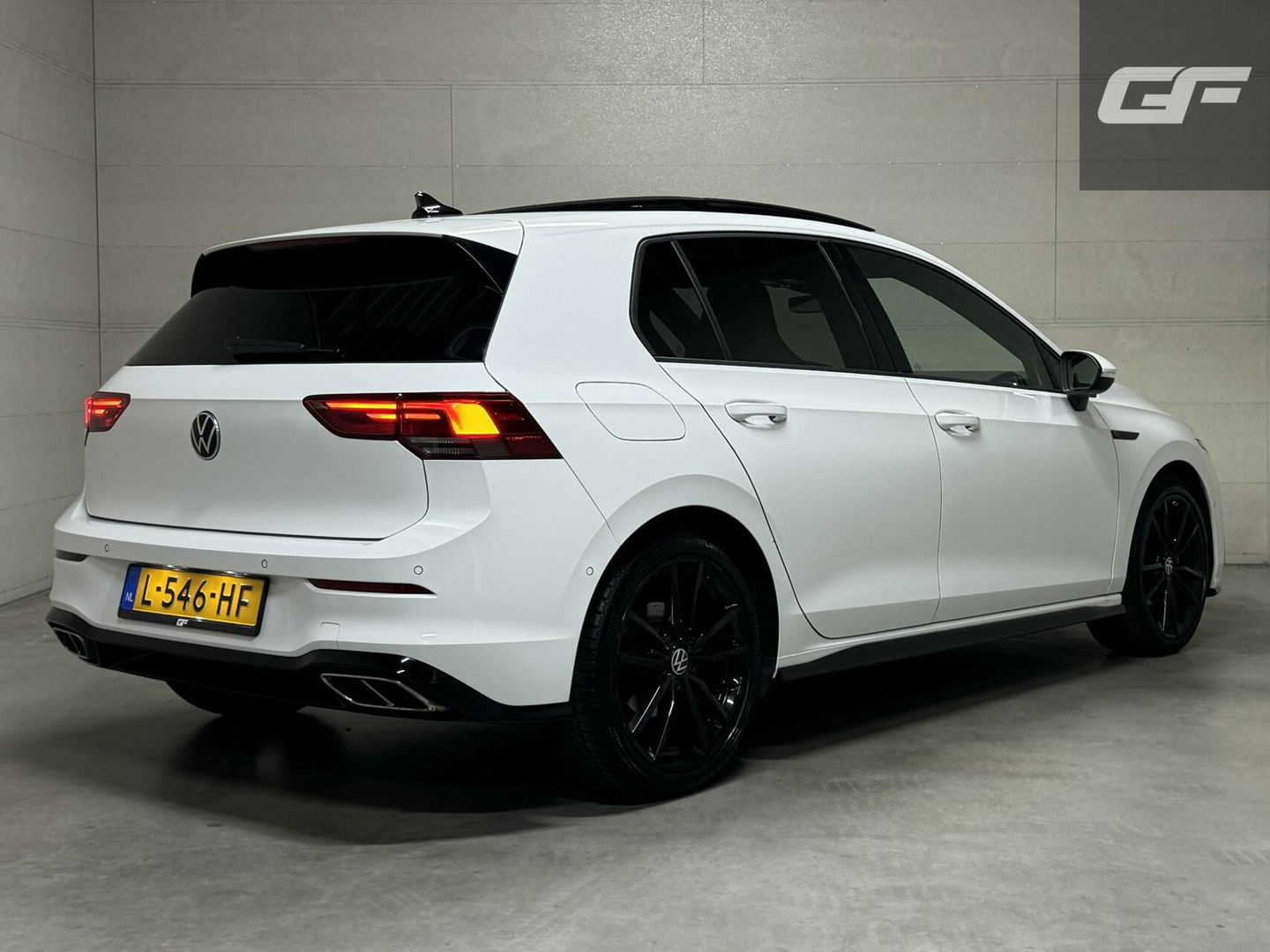 Volkswagen Golf 1.5 eTSI 3x R-Line Pano Carplay Sfeer ACC NAP