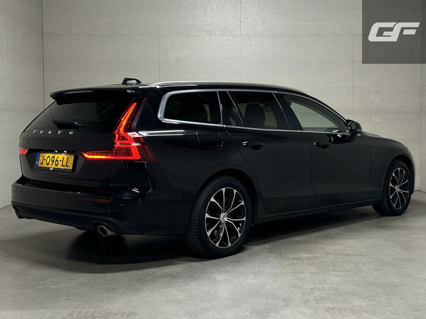 Volvo V60 2.0 B3 Business Pro Navi Autopilot Leer Trekh. NAP
