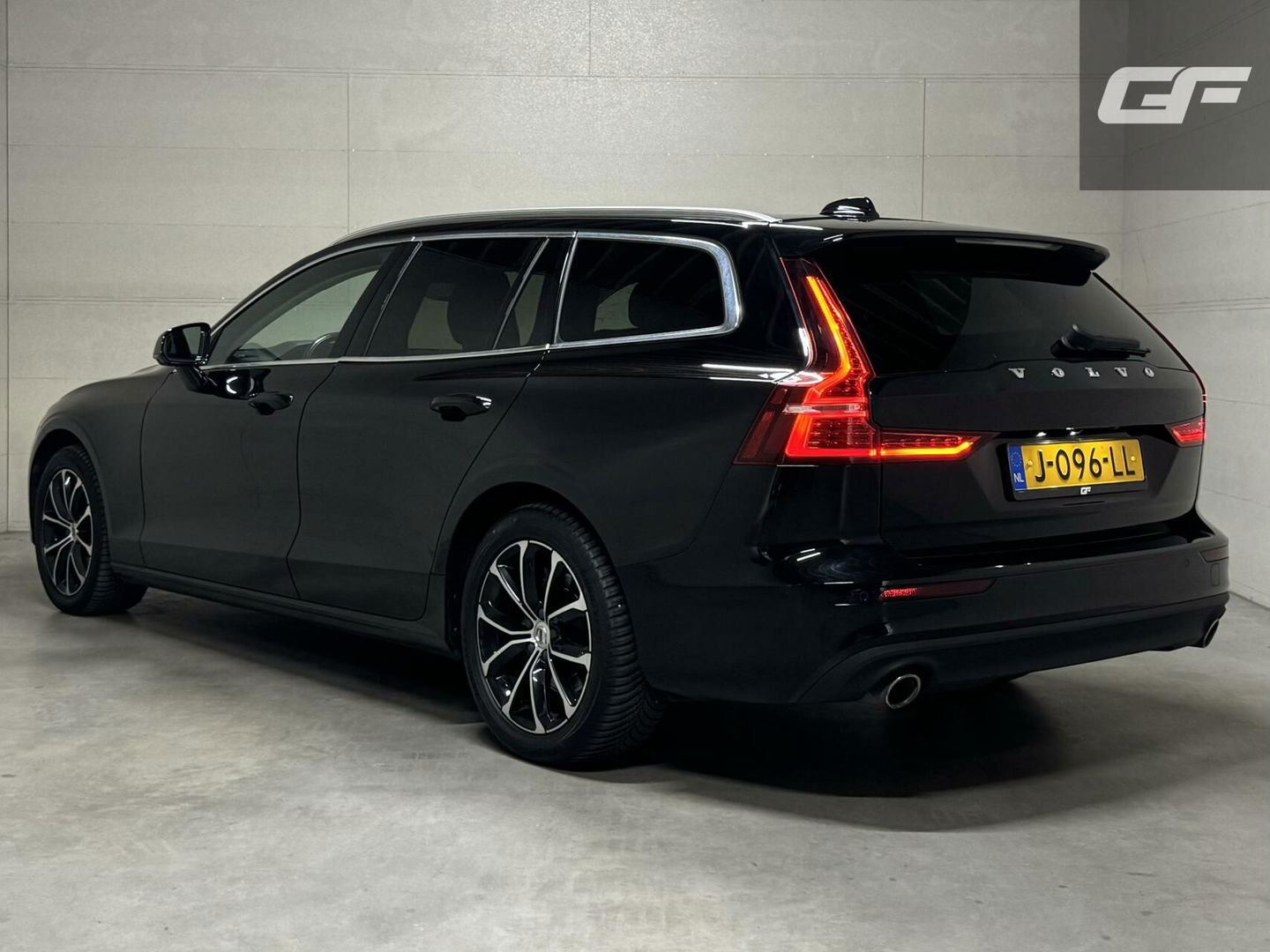 Volvo V60 2.0 B3 Business Pro Navi Autopilot Leer Trekh. NAP