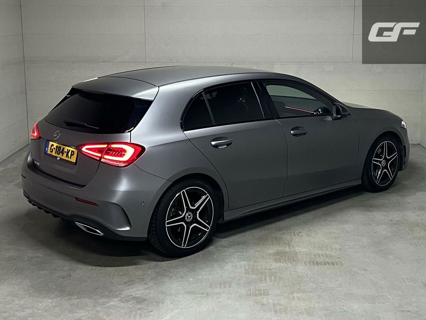 Mercedes-Benz A-Klasse 180 AMG Matgrijs Sfeerverlichting Carplay