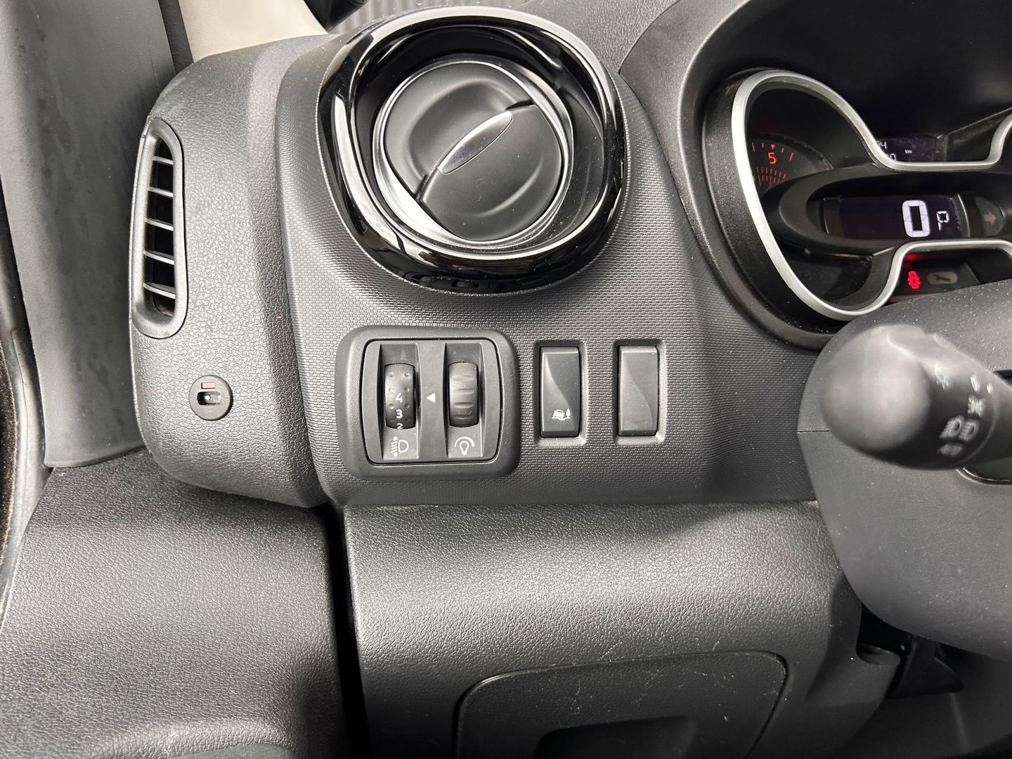 Renault Trafic 2.0 dCi 145PK L2H1 Luxe MARGE | LED | CUSTOM GELUIDSSYSTEEM | AUT | Dubbele schuifdeur