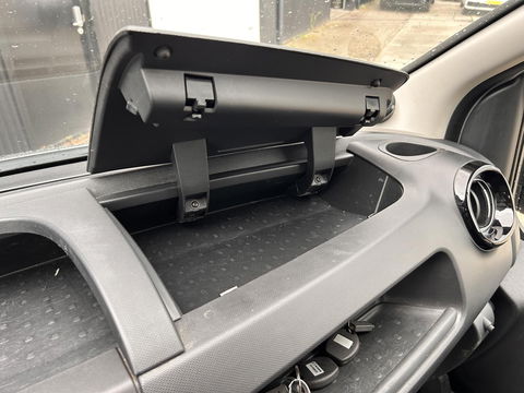 Renault Trafic 2.0 dCi 145PK L2H1 Luxe MARGE | LED | CUSTOM GELUIDSSYSTEEM | AUT | Dubbele schuifdeur