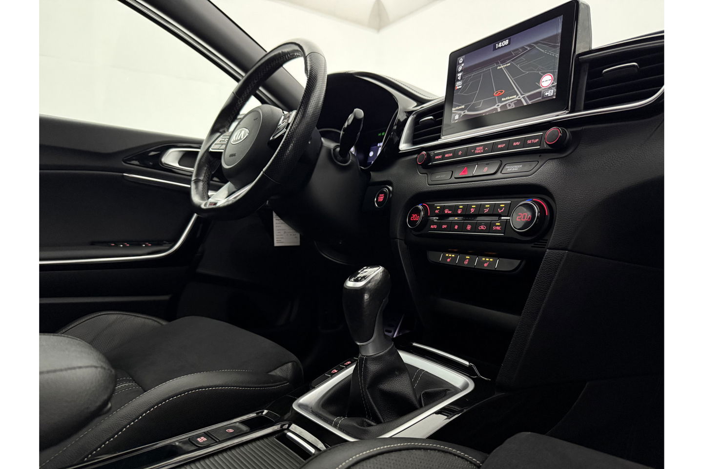Kia pro_cee'd 1.4 T-GDI GT-Line 140PK Pano LED Carplay Camera Clima Cruise Navi PDC 17''LMV Stuur/Stoelverw.