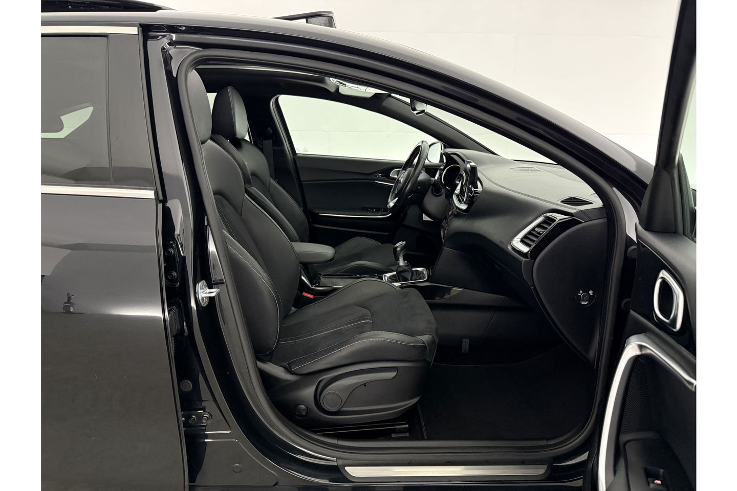 Kia pro_cee'd 1.4 T-GDI GT-Line 140PK Pano LED Carplay Camera Clima Cruise Navi PDC 17''LMV Stuur/Stoelverw.