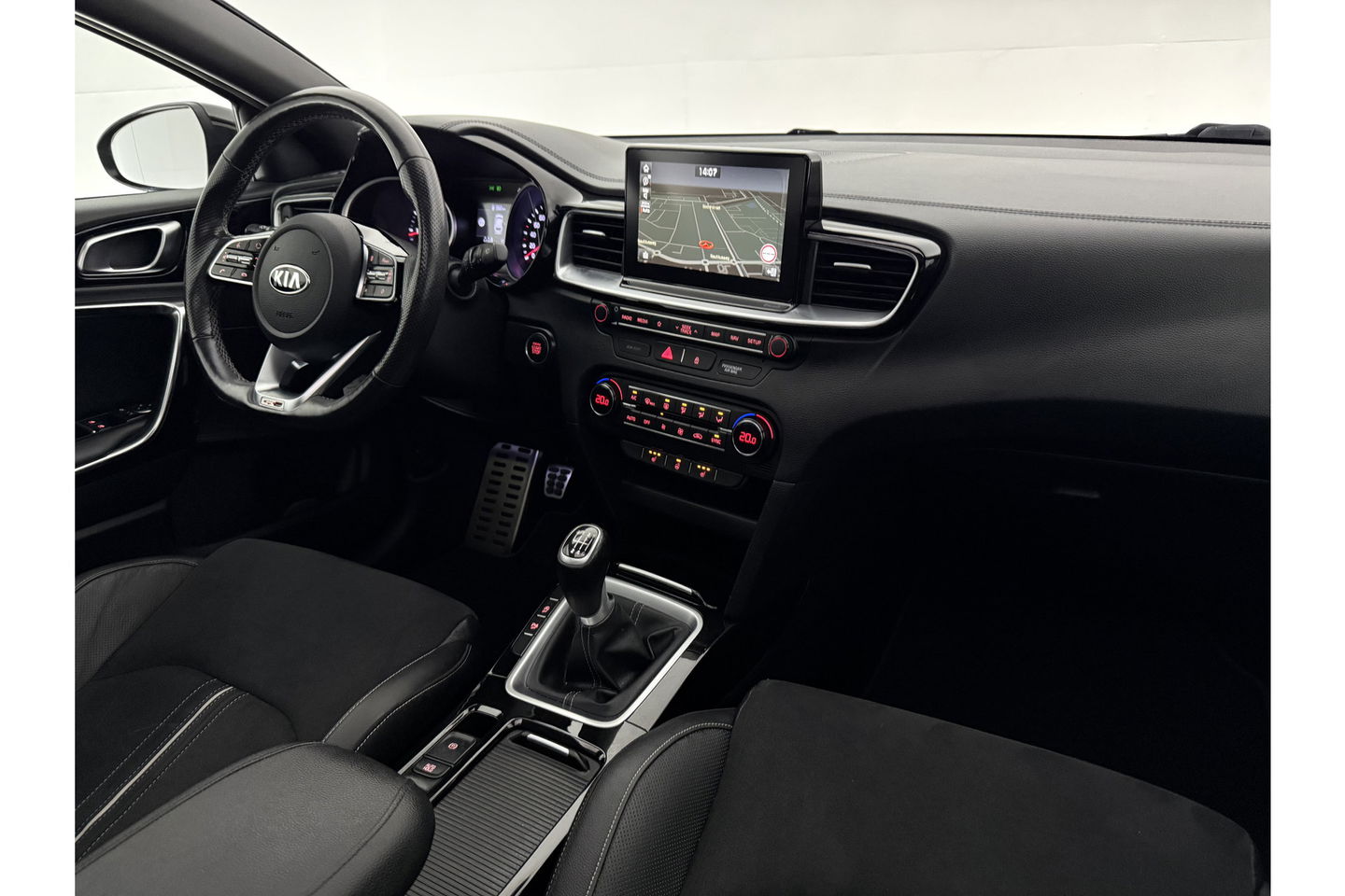 Kia pro_cee'd 1.4 T-GDI GT-Line 140PK Pano LED Carplay Camera Clima Cruise Navi PDC 17''LMV Stuur/Stoelverw.