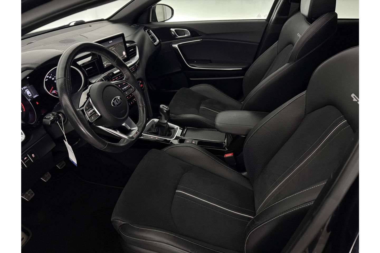 Kia pro_cee'd 1.4 T-GDI GT-Line 140PK Pano LED Carplay Camera Clima Cruise Navi PDC 17''LMV Stuur/Stoelverw.