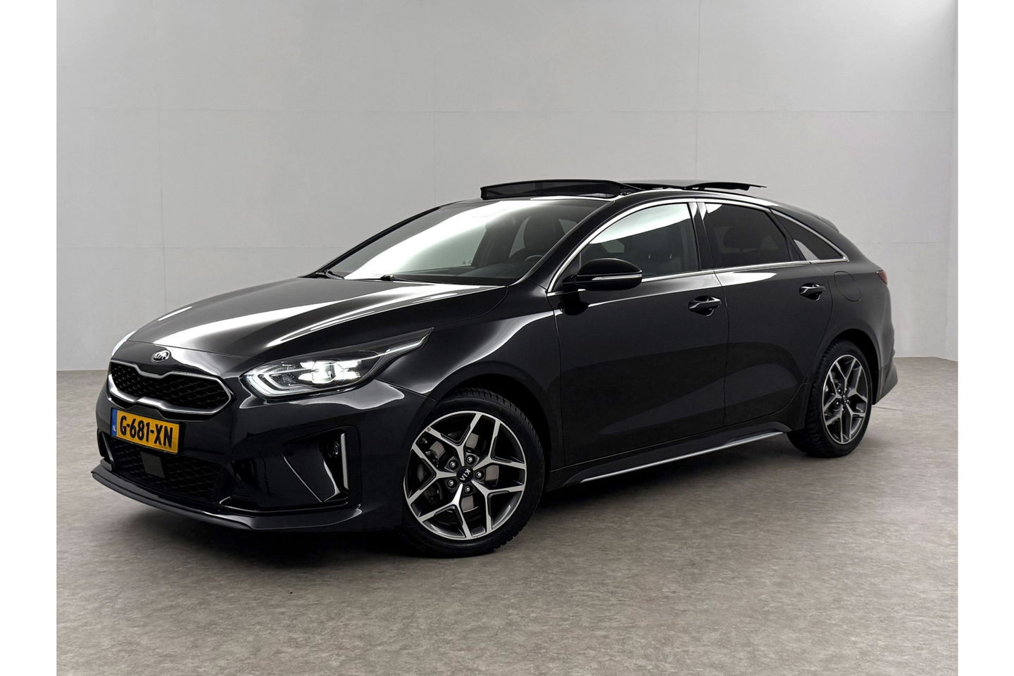 Kia pro_cee'd 1.4 T-GDI GT-Line 140PK Pano LED Carplay Camera Clima Cruise Navi PDC 17''LMV Stuur/Stoelverw.