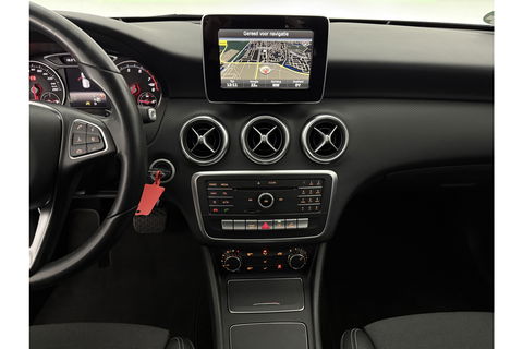 Mercedes-Benz A-Klasse Ambition Airco Cruise LED Navigatie PDC 16"LMV