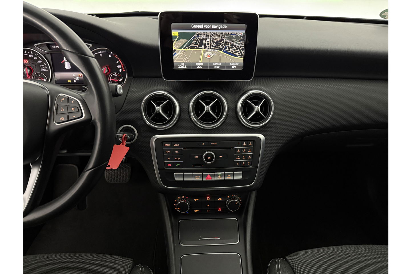 Mercedes-Benz A-Klasse Ambition Airco Cruise LED Navigatie PDC 16"LMV