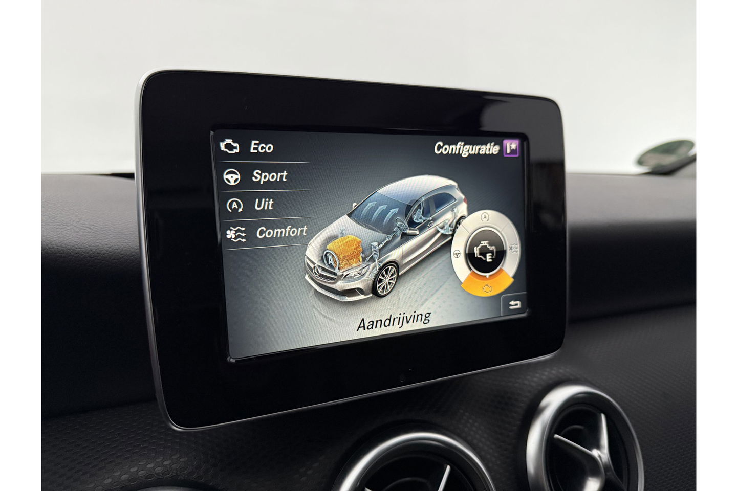 Mercedes-Benz A-Klasse Ambition Airco Cruise LED Navigatie PDC 16"LMV