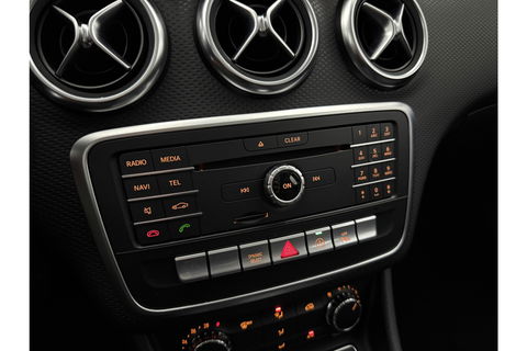 Mercedes-Benz A-Klasse Ambition Airco Cruise LED Navigatie PDC 16"LMV