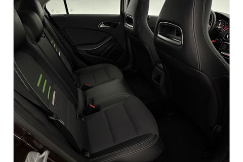 Mercedes-Benz A-Klasse Ambition Airco Cruise LED Navigatie PDC 16"LMV