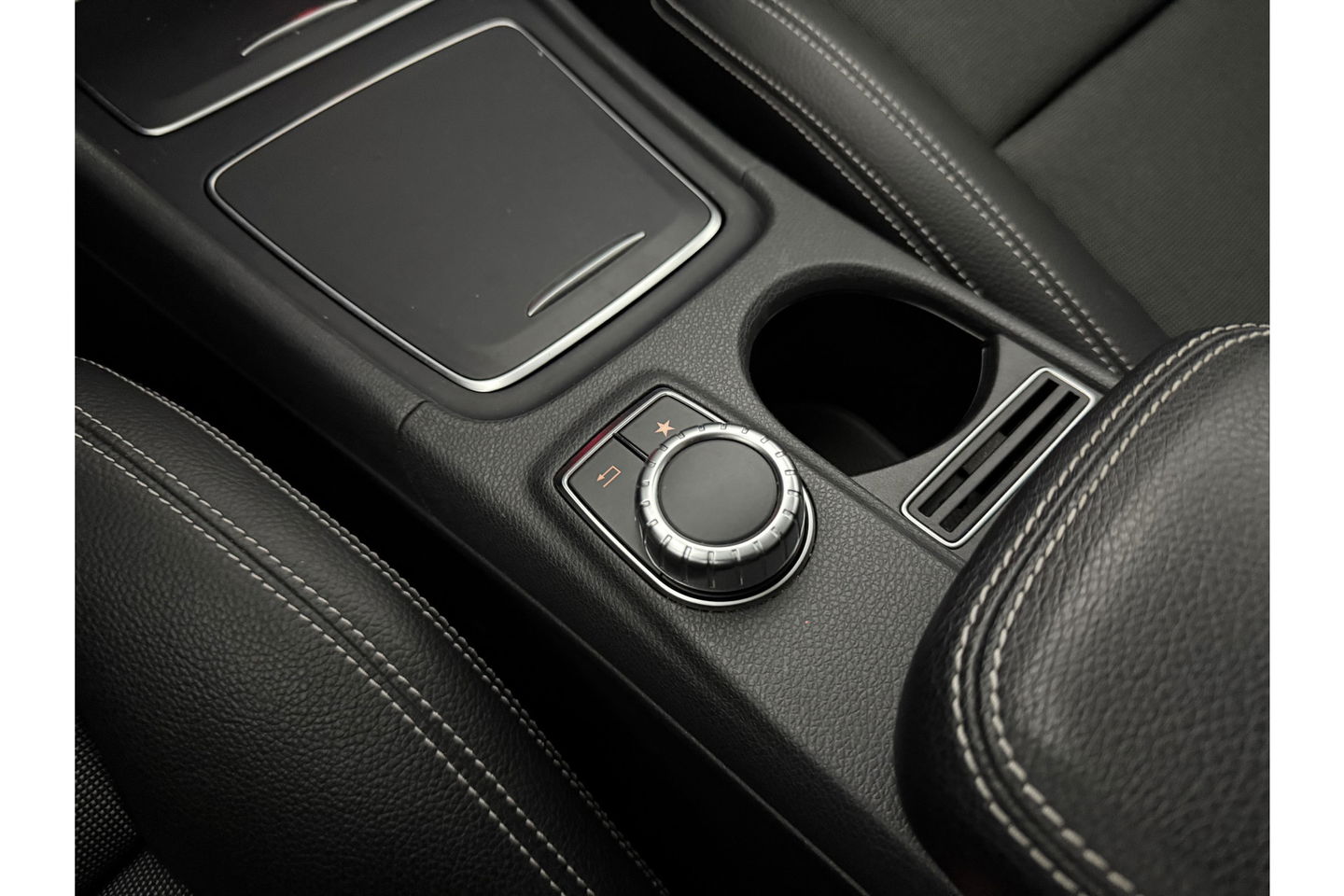 Mercedes-Benz A-Klasse Ambition Airco Cruise LED Navigatie PDC 16"LMV
