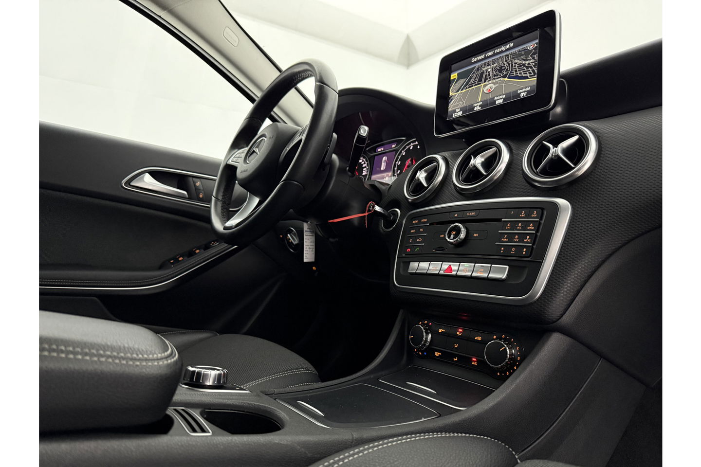Mercedes-Benz A-Klasse Ambition Airco Cruise LED Navigatie PDC 16"LMV
