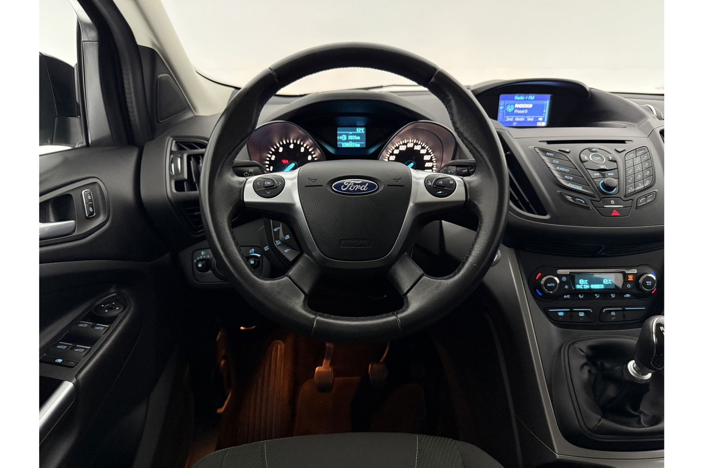 Ford Kuga 1.5 Titanium 150PK Clima Trekhaak Navigatie PDC 17"LMV Stoelverwarming