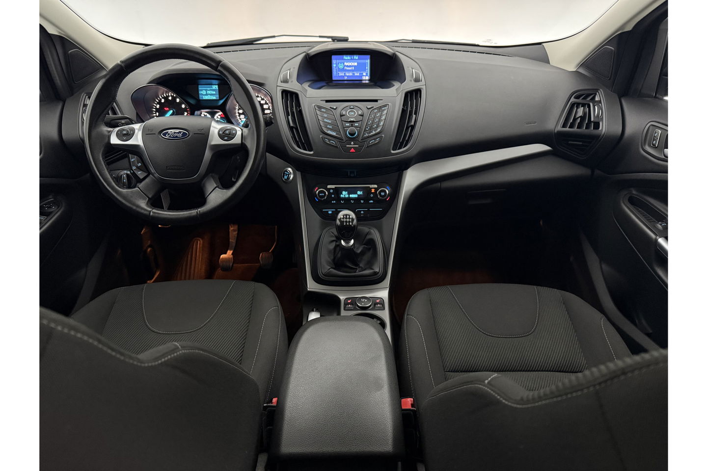 Ford Kuga 1.5 Titanium 150PK Clima Trekhaak Navigatie PDC 17"LMV Stoelverwarming