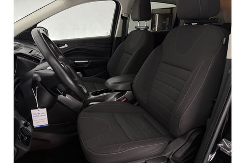 Ford Kuga 1.5 Titanium 150PK Clima Trekhaak Navigatie PDC 17"LMV Stoelverwarming