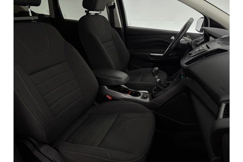 Ford Kuga 1.5 Titanium 150PK Clima Trekhaak Navigatie PDC 17"LMV Stoelverwarming