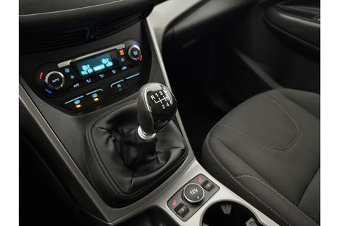 Ford Kuga 1.5 Titanium 150PK Clima Trekhaak Navigatie PDC 17"LMV Stoelverwarming