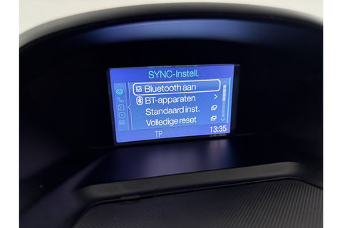 Ford Kuga 1.5 Titanium 150PK Clima Trekhaak Navigatie PDC 17"LMV Stoelverwarming