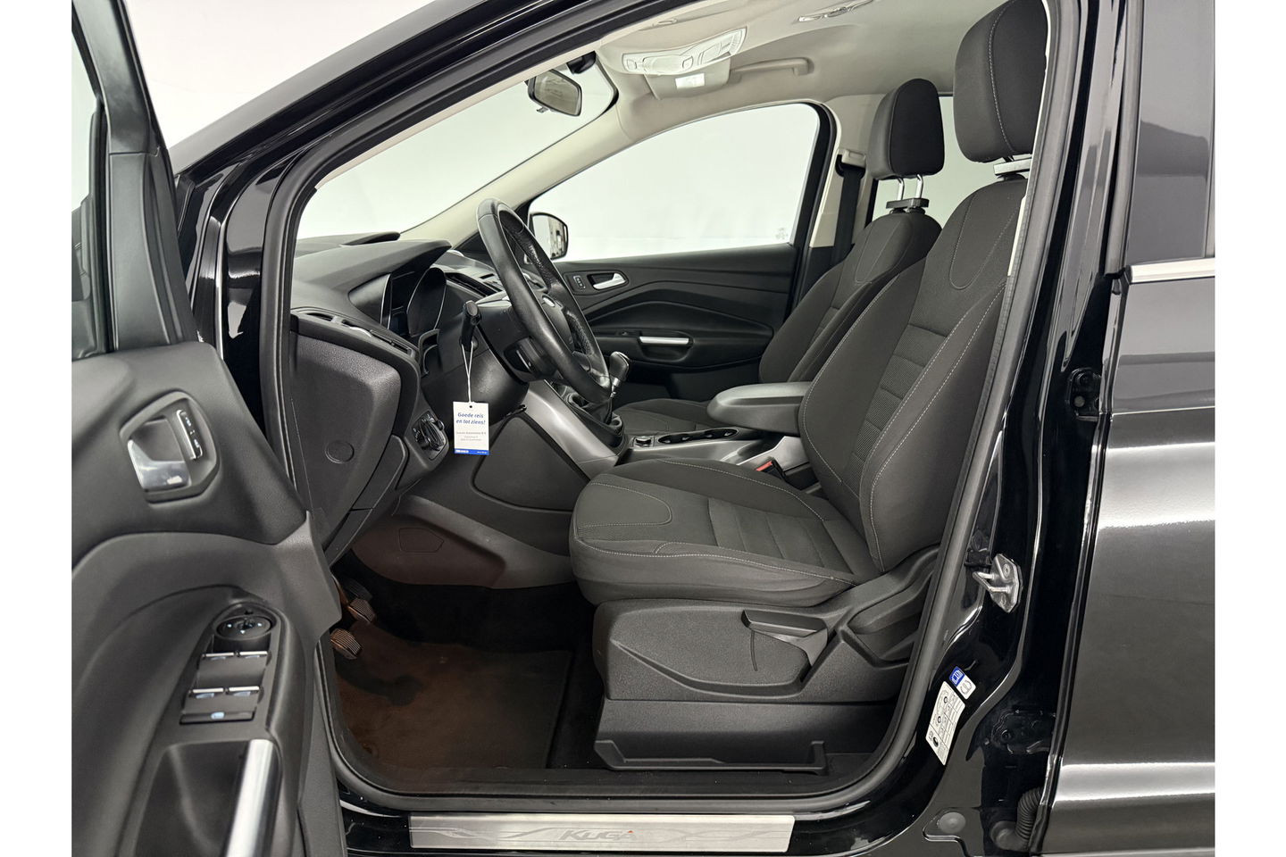 Ford Kuga 1.5 Titanium 150PK Clima Trekhaak Navigatie PDC 17"LMV Stoelverwarming