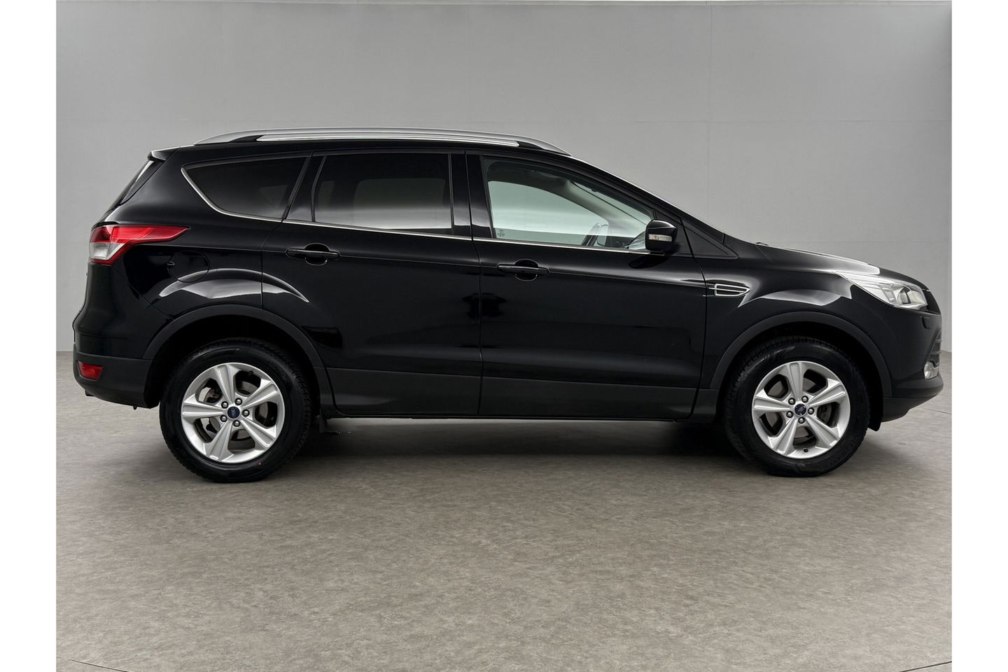 Ford Kuga 1.5 Titanium 150PK Clima Trekhaak Navigatie PDC 17"LMV Stoelverwarming