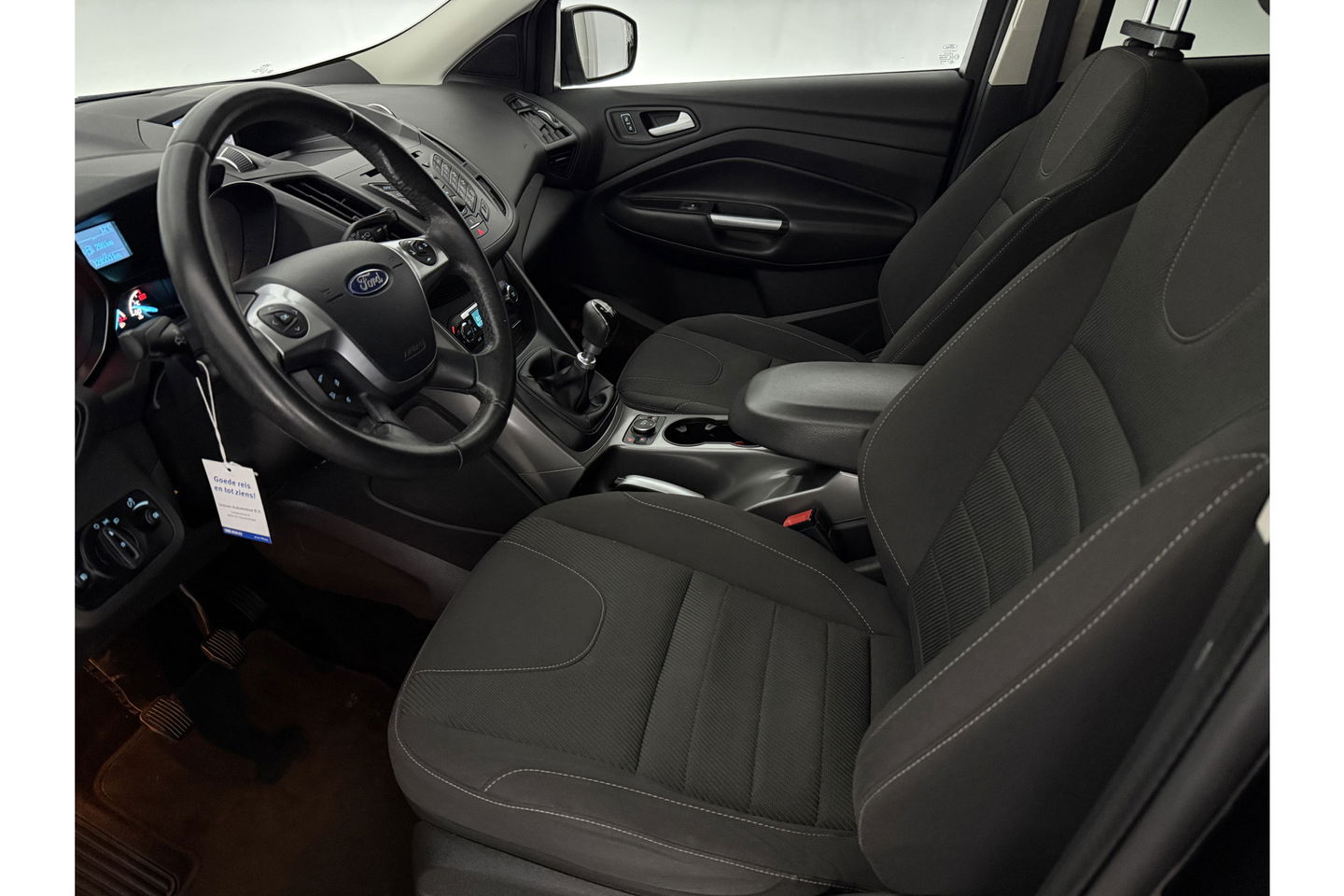 Ford Kuga 1.5 Titanium 150PK Clima Trekhaak Navigatie PDC 17"LMV Stoelverwarming