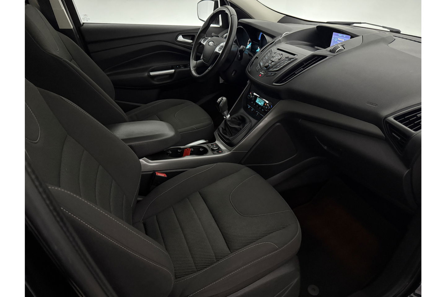 Ford Kuga 1.5 Titanium 150PK Clima Trekhaak Navigatie PDC 17"LMV Stoelverwarming