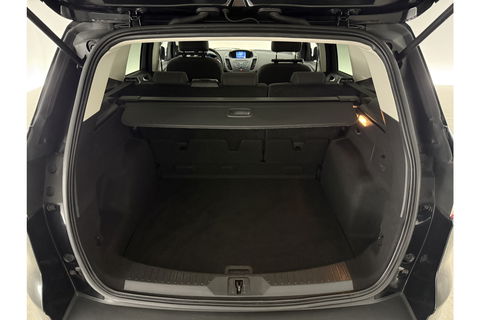 Ford Kuga 1.5 Titanium 150PK Clima Trekhaak Navigatie PDC 17"LMV Stoelverwarming