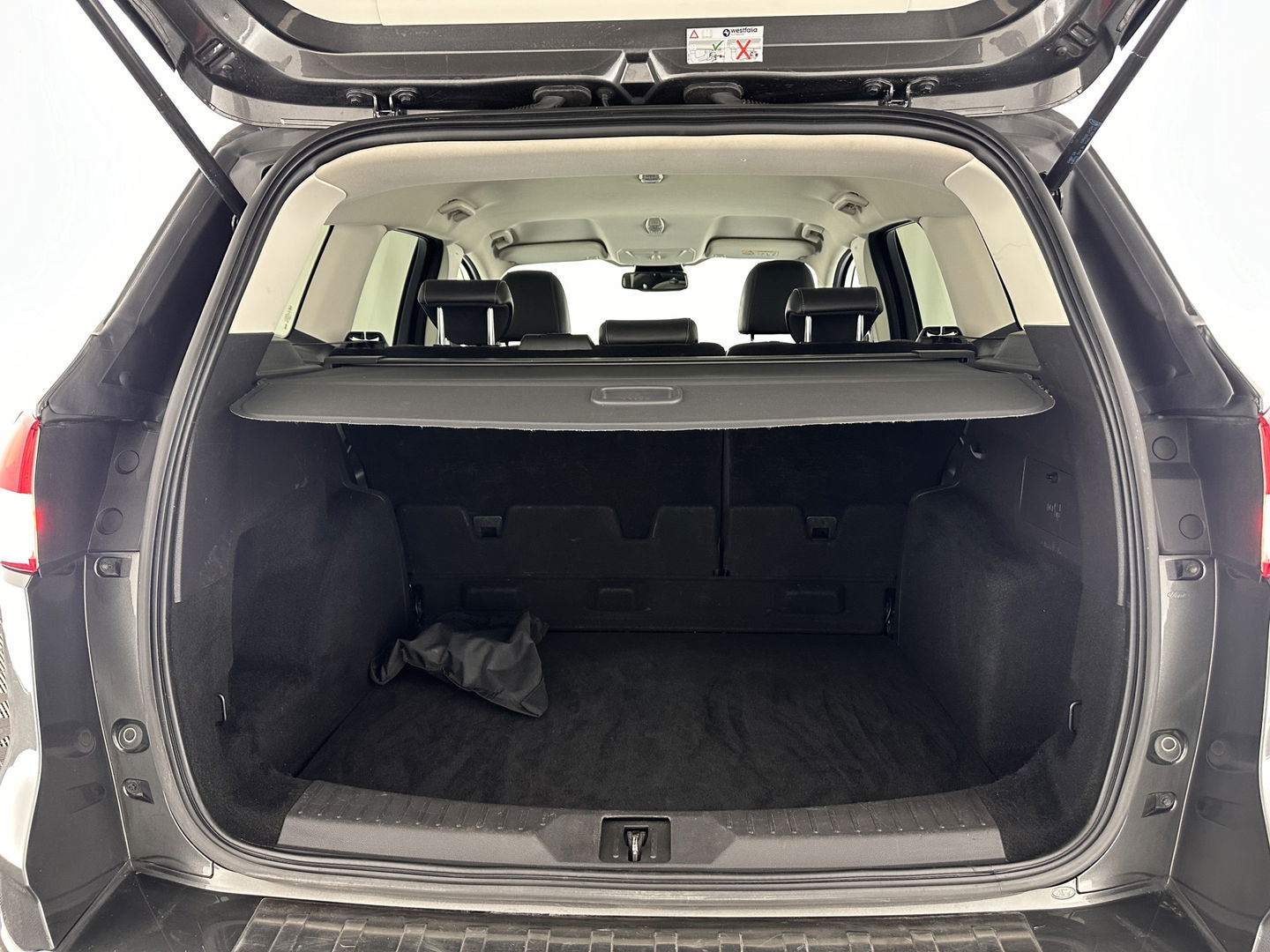 Ford Kuga 1.5 Titanium-Plus Styling-Pack AWD Aut.*LEATHER-FABRIC | XENON | SONY-AUDIO | BLIND-SPOT | KEYLESS | NAVI-FULLMAP | CAMERA | HEATED-SPORT-SEATS | ECC | LANE-ASSIST | PDC | CRUISE | TOWBAR | 19''ALU*