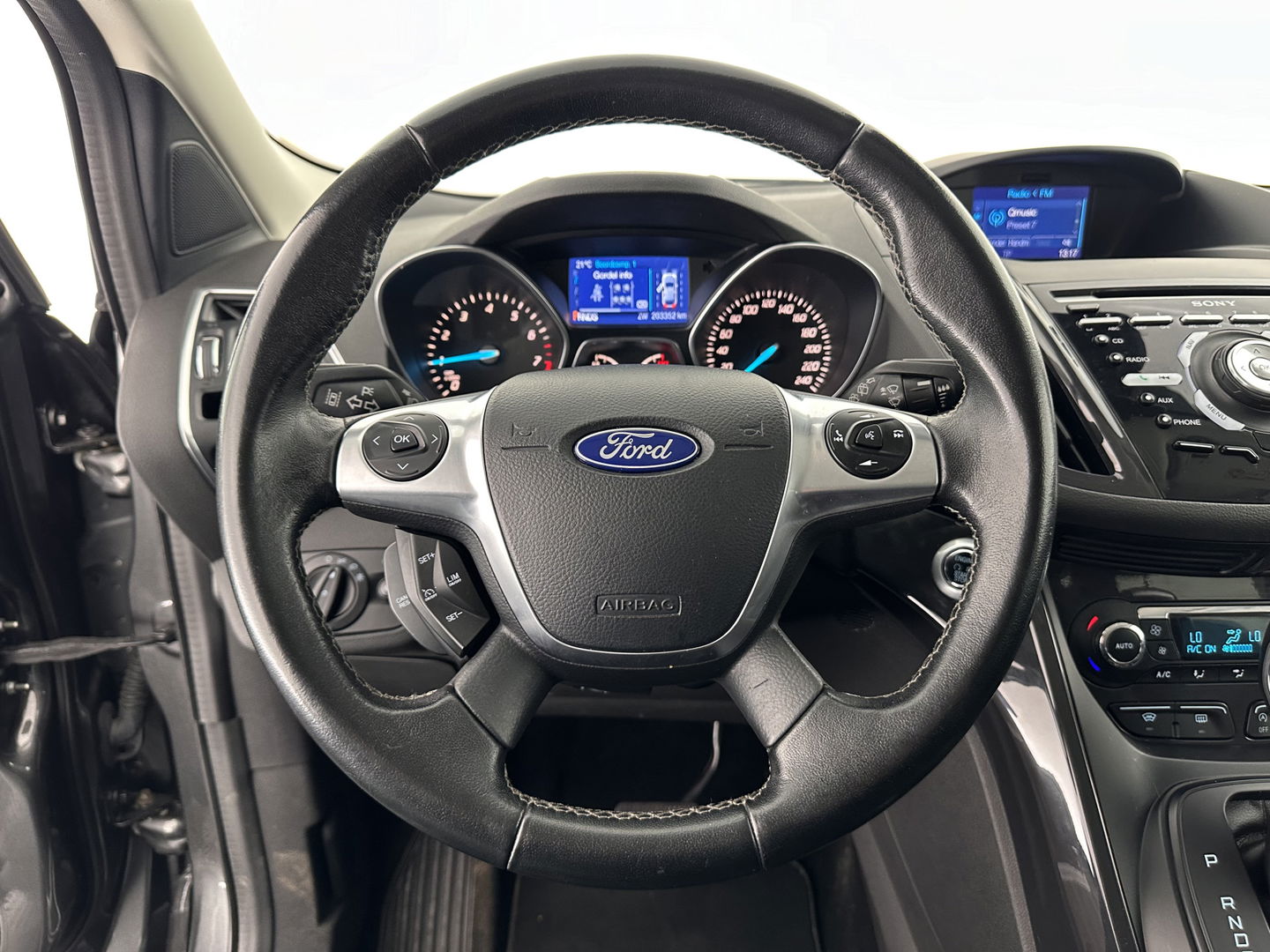 Ford Kuga 1.5 Titanium-Plus Styling-Pack AWD Aut.*LEATHER-FABRIC | XENON | SONY-AUDIO | BLIND-SPOT | KEYLESS | NAVI-FULLMAP | CAMERA | HEATED-SPORT-SEATS | ECC | LANE-ASSIST | PDC | CRUISE | TOWBAR | 19''ALU*